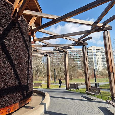 Apartament Wsrod 1000Cy Swiatel - Z Parkingiem W Hali Garazowej- Duzy Balkon Z Lezakami - Piekny Widok Noca Na Panorame Tysiaclecia Katowice Exterior foto