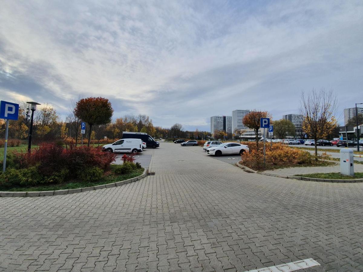 Apartament Wsrod 1000Cy Swiatel - Z Parkingiem W Hali Garazowej- Duzy Balkon Z Lezakami - Piekny Widok Noca Na Panorame Tysiaclecia Katowice Exterior foto