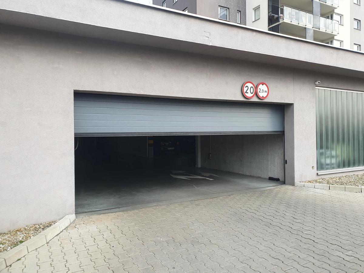 Apartament Wsrod 1000Cy Swiatel - Z Parkingiem W Hali Garazowej- Duzy Balkon Z Lezakami - Piekny Widok Noca Na Panorame Tysiaclecia Katowice Exterior foto