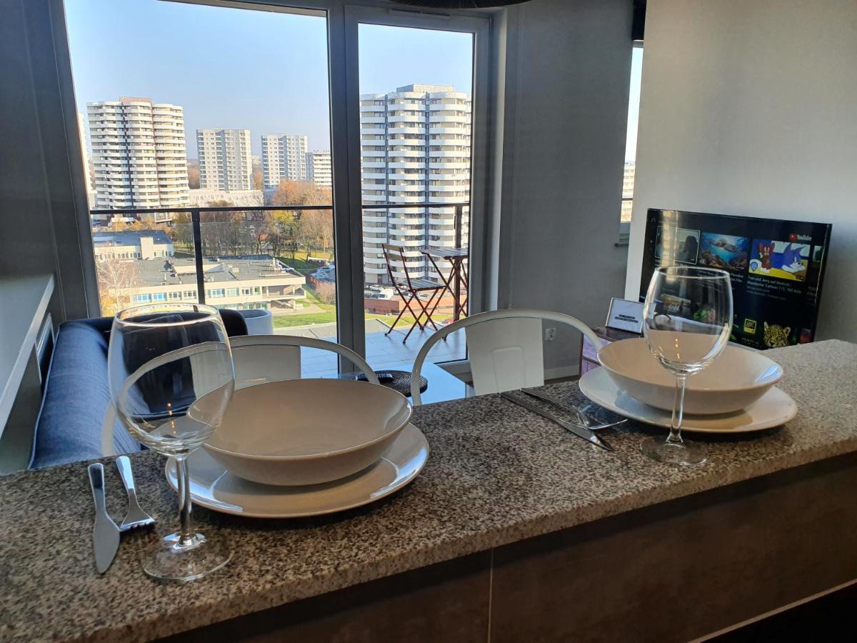 Apartament Wsrod 1000Cy Swiatel - Z Parkingiem W Hali Garazowej- Duzy Balkon Z Lezakami - Piekny Widok Noca Na Panorame Tysiaclecia Katowice Exterior foto