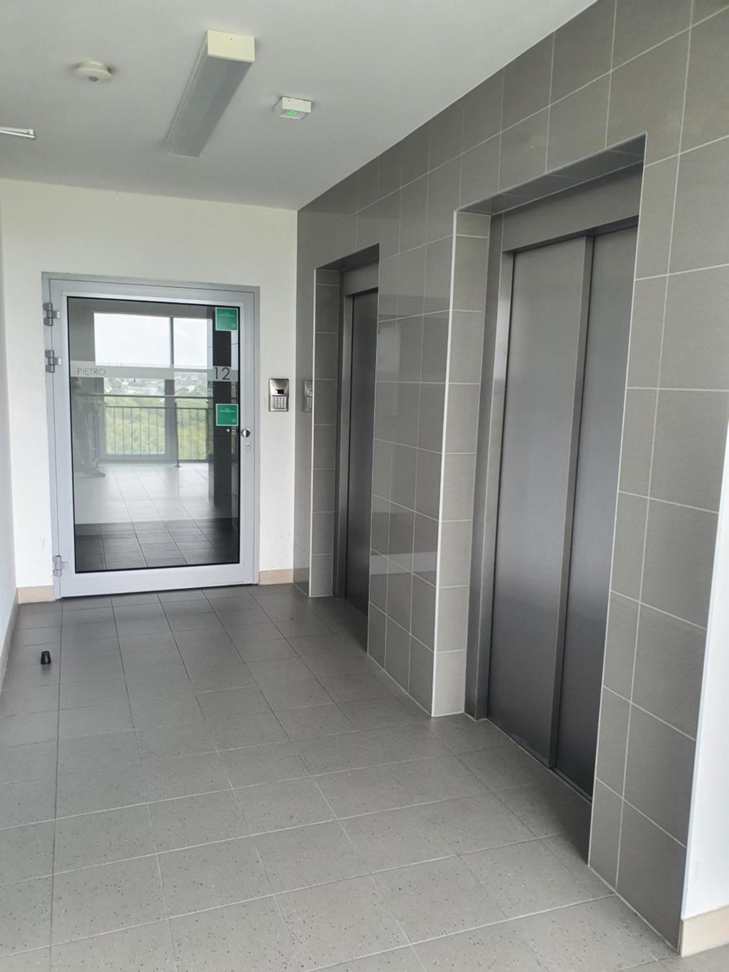Apartament Wsrod 1000Cy Swiatel - Z Parkingiem W Hali Garazowej- Duzy Balkon Z Lezakami - Piekny Widok Noca Na Panorame Tysiaclecia Katowice Exterior foto