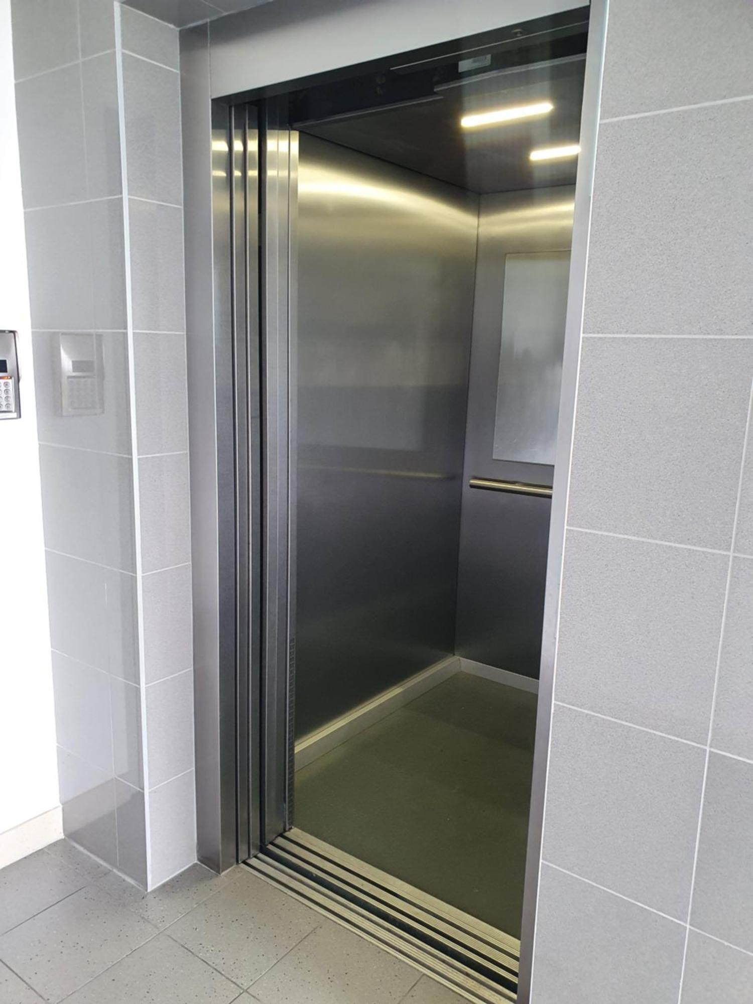 Apartament Wsrod 1000Cy Swiatel - Z Parkingiem W Hali Garazowej- Duzy Balkon Z Lezakami - Piekny Widok Noca Na Panorame Tysiaclecia Katowice Exterior foto